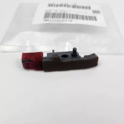 A1RFR7N600  Уплотнитель пластина Коника Минолта Cleaning Side Seal Plate/RR